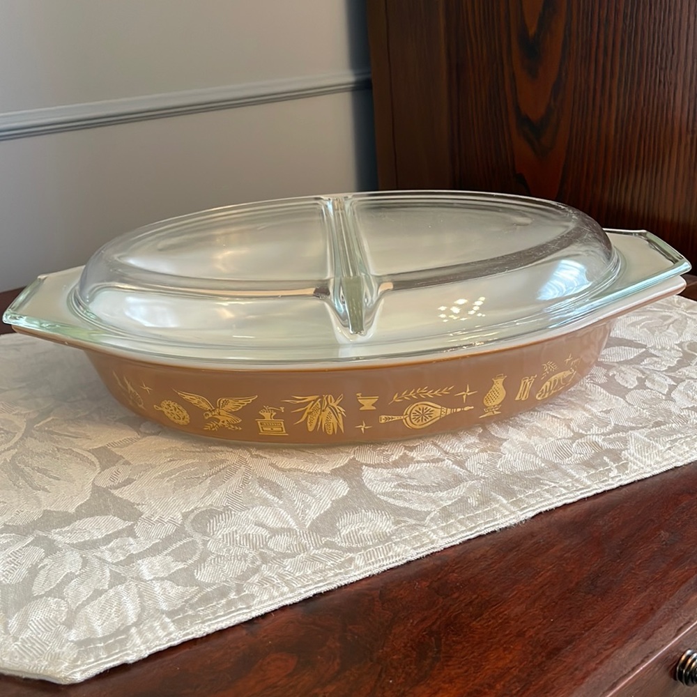 Pyrex Federal Eagle divided casserole dish and cover